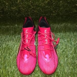 Puma ULTRA 6 ULTIMATE Christian Pulisic. Size 9.5 M.
